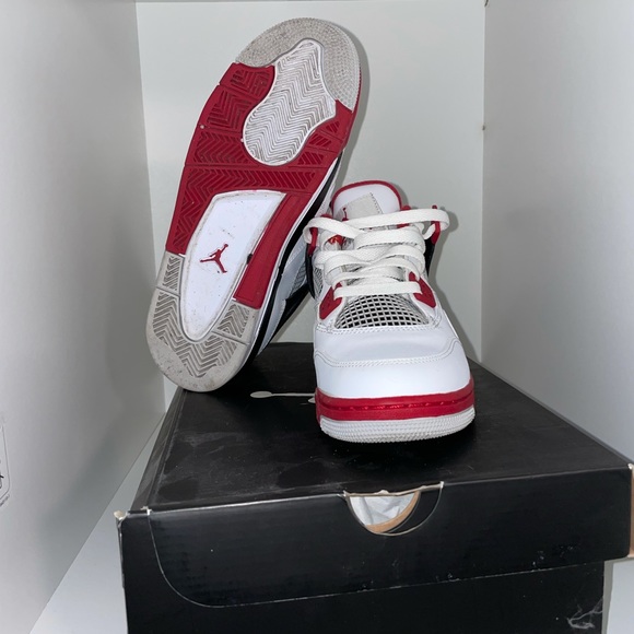 Lot of Jordan’s 4.5Y - Picture 4 of 17